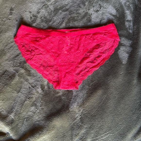 Victoria’s Secret bundle Red and Black Lace Panties Set Size S - Picture 5 of 5